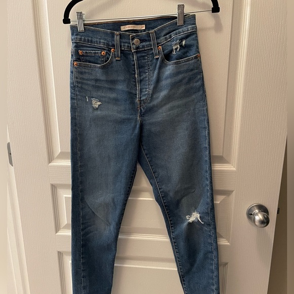 Levi’s Wedgie Skinny Jeans - Picture 1 of 3